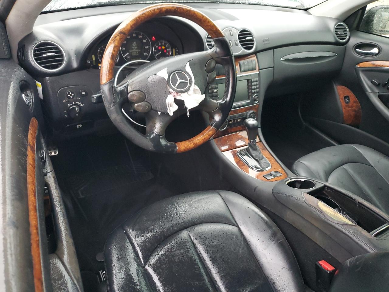 2007 Mercedes-Benz CLK-klasse VIN WDBTK72G37T077852 Copart auction photo, front end / side damage thumbnail 8
