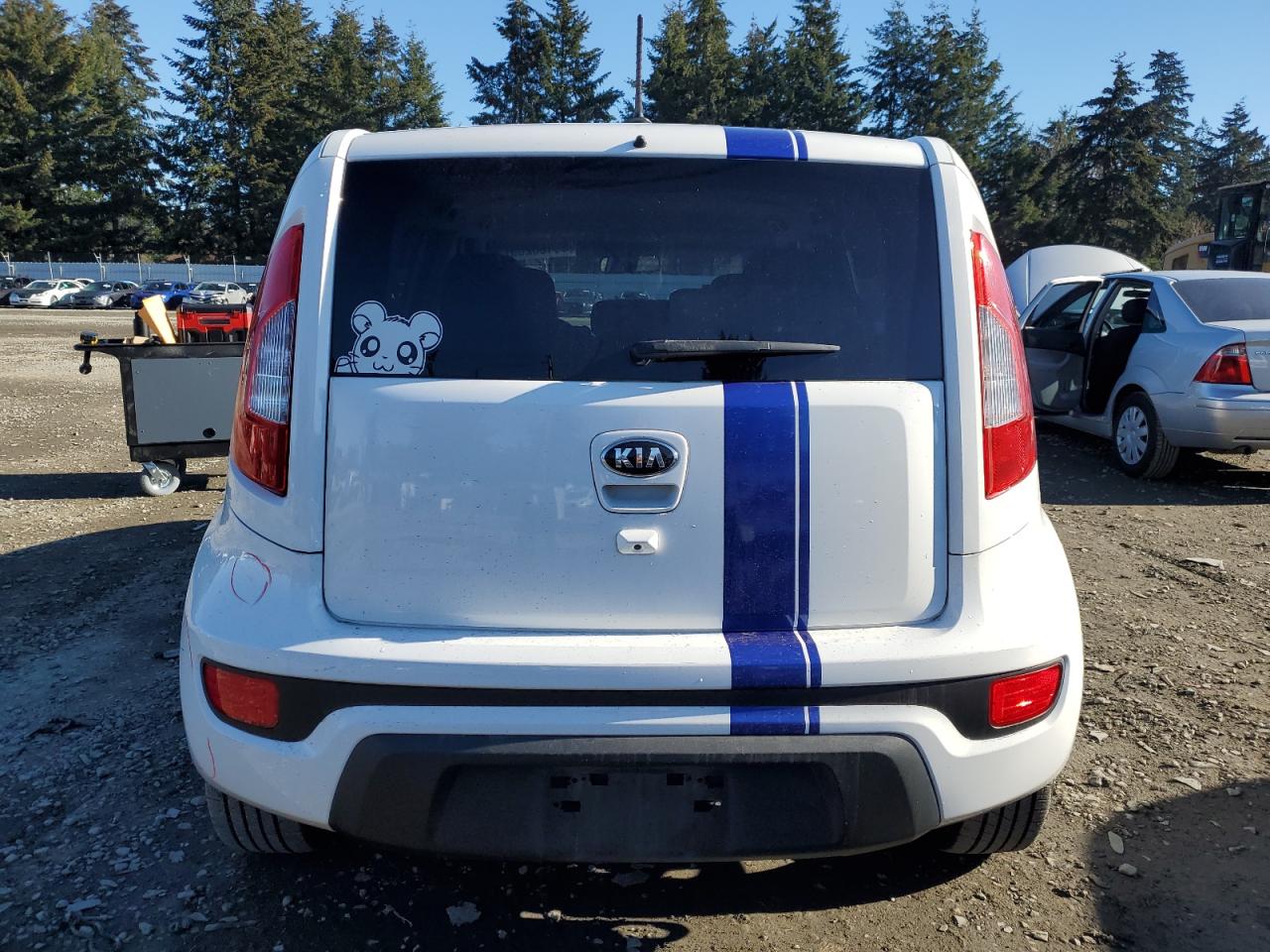 2013 KIA Soul VIN KNDJT2A67D7754701 Copart auction photo, front end / side damage thumbnail 6