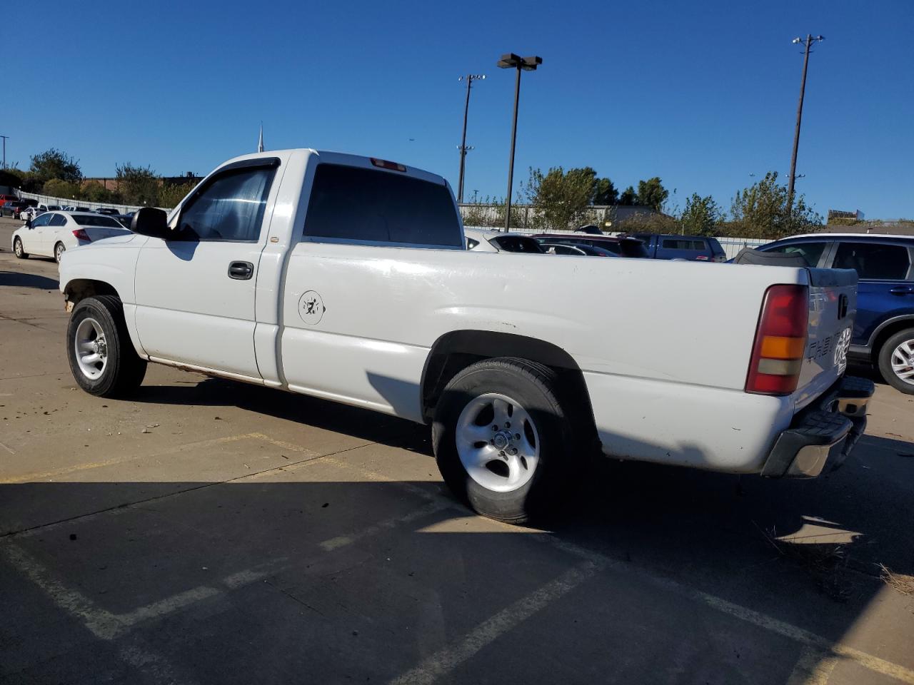 2002 Chevrolet Silverado VIN 1GCEC14V02E137406 Copart auction photo, front end / minor dent/scratches damage thumbnail 2
