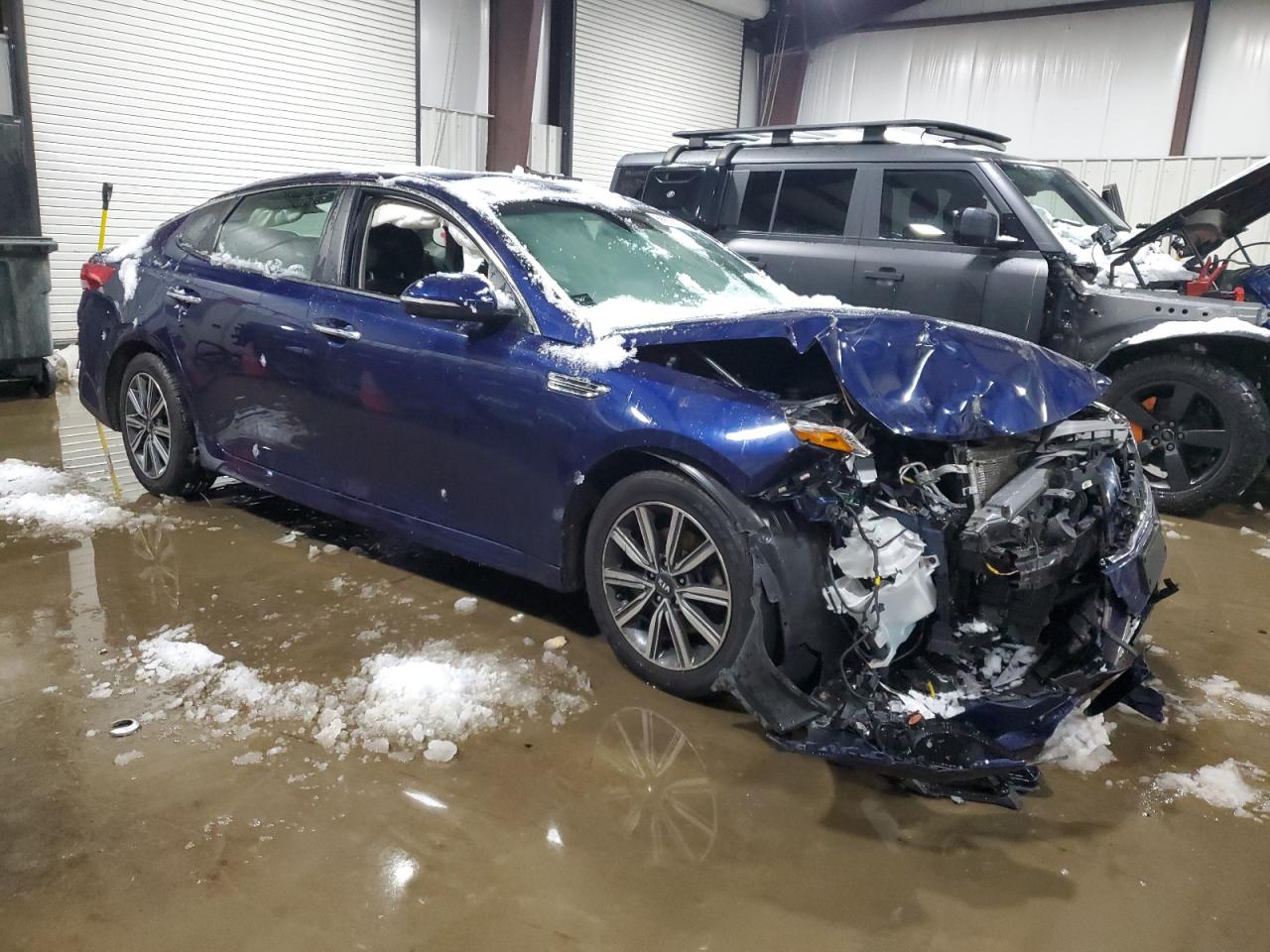 2019 KIA Optima VIN 5XXGT4L34KG351904 Copart auction photo, front end damage thumbnail 4