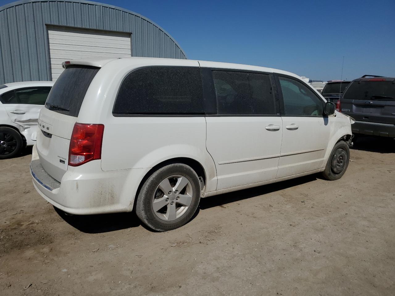 2013 Dodge Caravan VIN 2C4RDGBG2DR761302 Copart auction photo, front end damage thumbnail 3