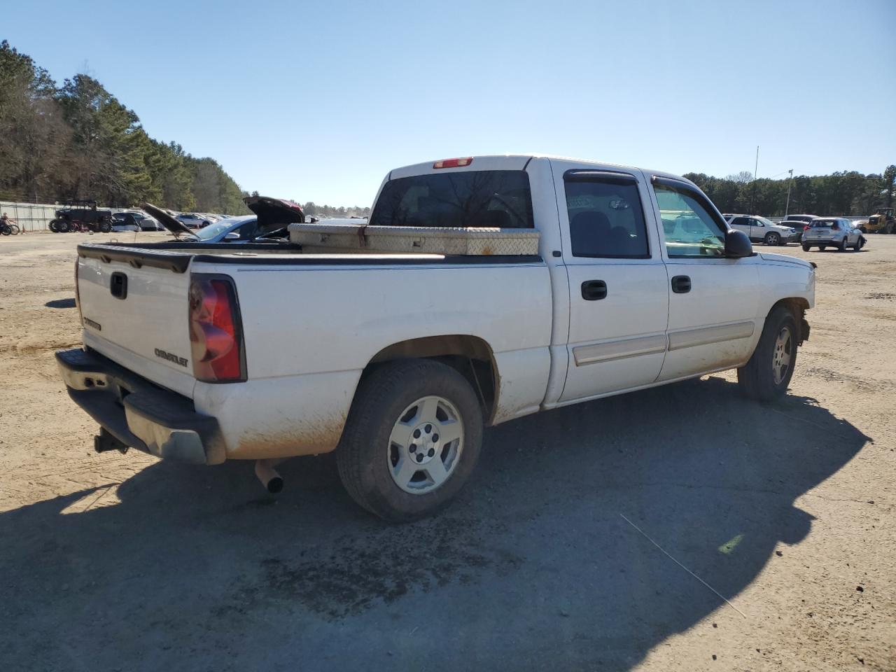 2005 Chevrolet Silverado VIN 2GCEC13T851291612 Copart auction photo, all over / minor dent/scratches damage thumbnail 3
