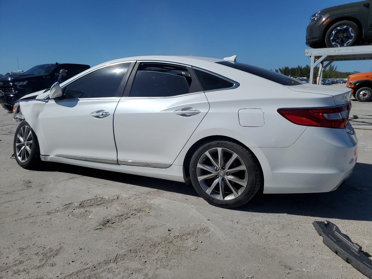 2016 Hyundai Azera VIN KMHFG4JG1GA507630 Copart auction photo, front end damage thumbnail 2