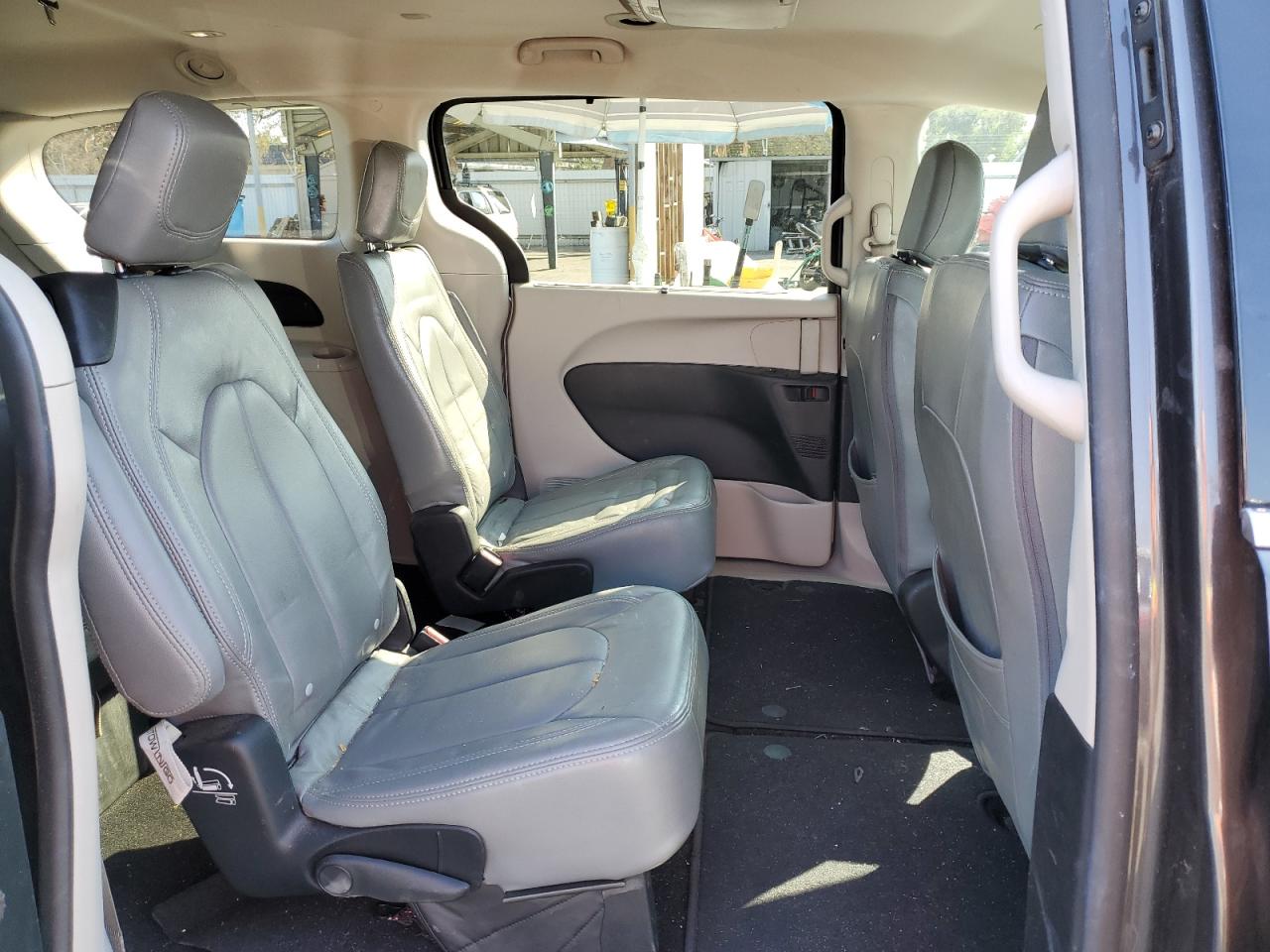 2018 Chrysler Pacifica VIN 2C4RC1FG8JR123190 Copart auction photo, burn / minor dent/scratches damage thumbnail 11