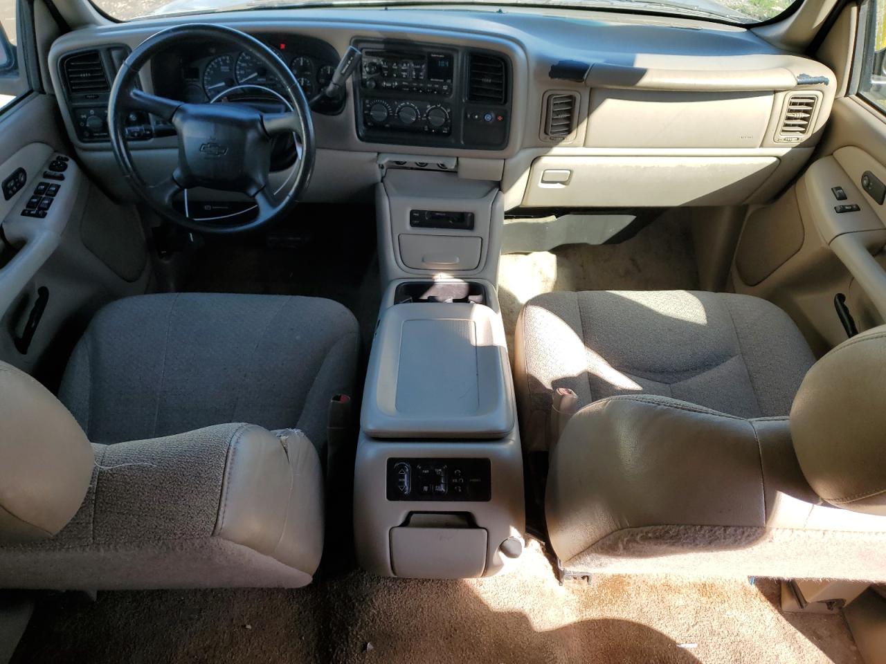 2002 Chevrolet Tahoe VIN 1GNEC13Z72R201512 Copart auction photo, front end / side damage thumbnail 8