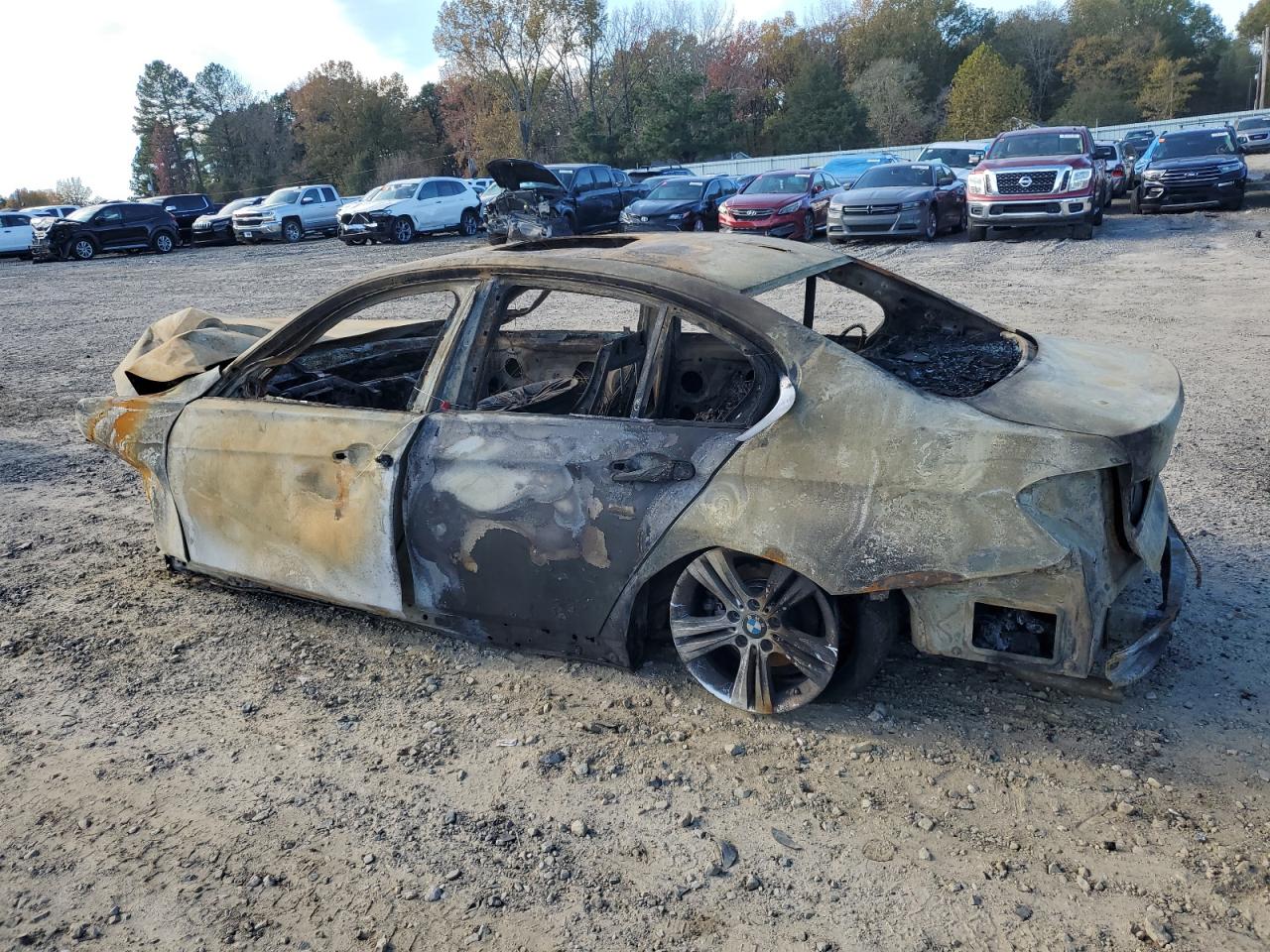 2016 BMW 3er VIN WBA8E9C55GK647960 Copart auction photo, burn damage thumbnail 2
