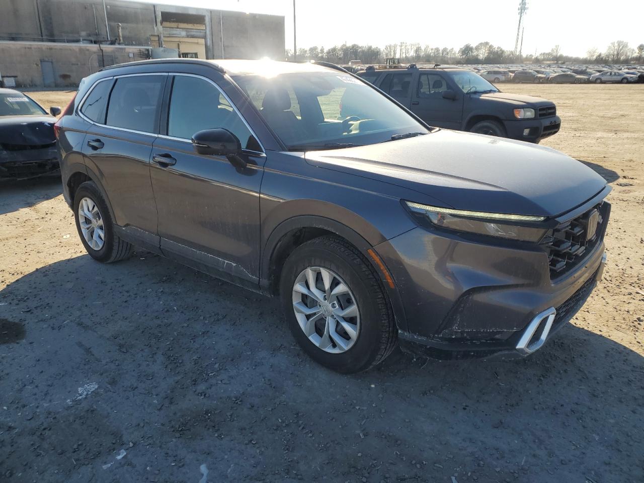 2023 Honda CR-V VIN 7FARS6H9XPE036589 Copart auction photo, vandalism / minor dent/scratches damage thumbnail 4