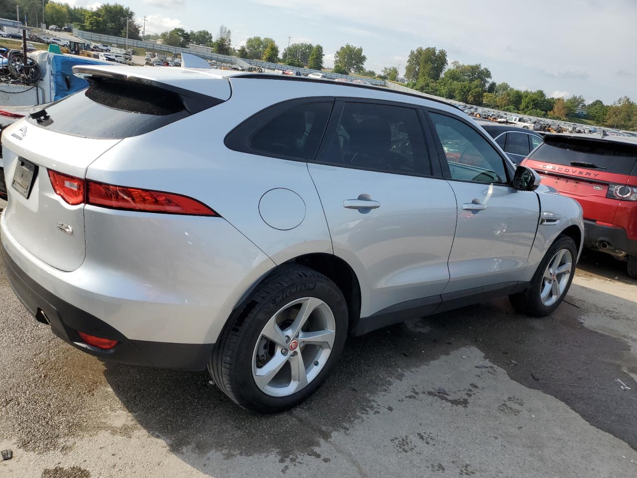2018 Jaguar F-Pace VIN SADCJ2FX5JA321414 Copart auction photo, front end damage thumbnail 3