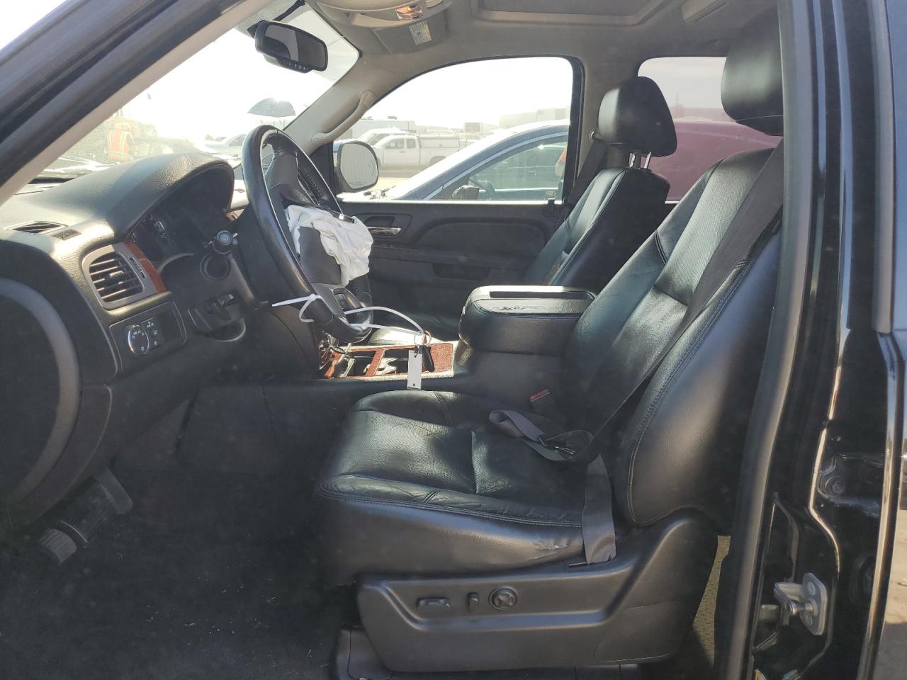 2011 Chevrolet Tahoe VIN 1GNSCCE03BR350383 Copart auction photo, mechanical / front end damage thumbnail 7
