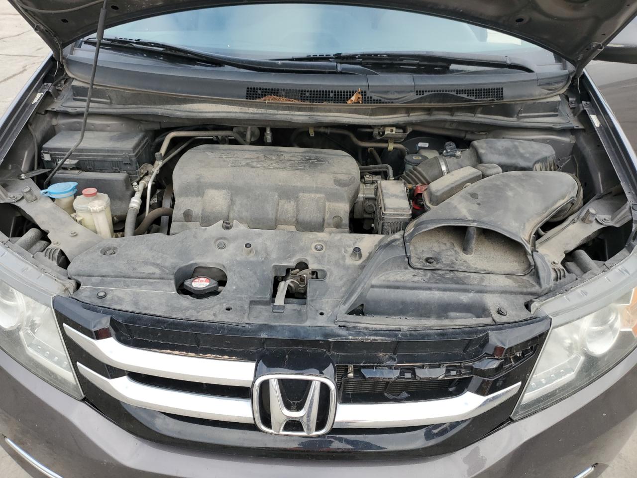 2015 Honda Odyssey VIN 5FNRL5H42FB105684 Copart auction photo, rear end / minor dent/scratches damage thumbnail 12