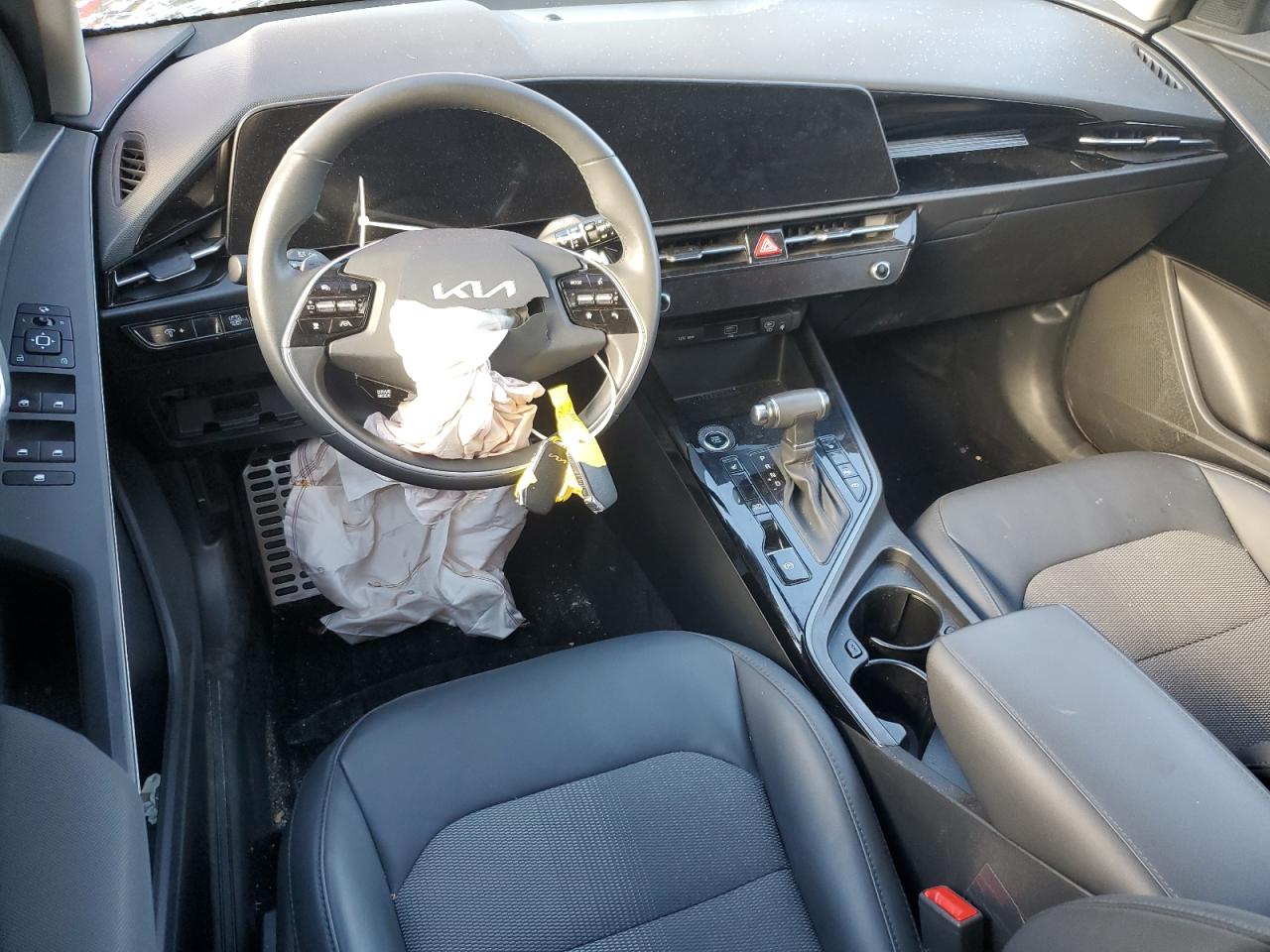 2023 KIA Niro VIN KNDCR3LE2P5044705 Copart auction photo, front end / minor dent/scratches damage thumbnail 8