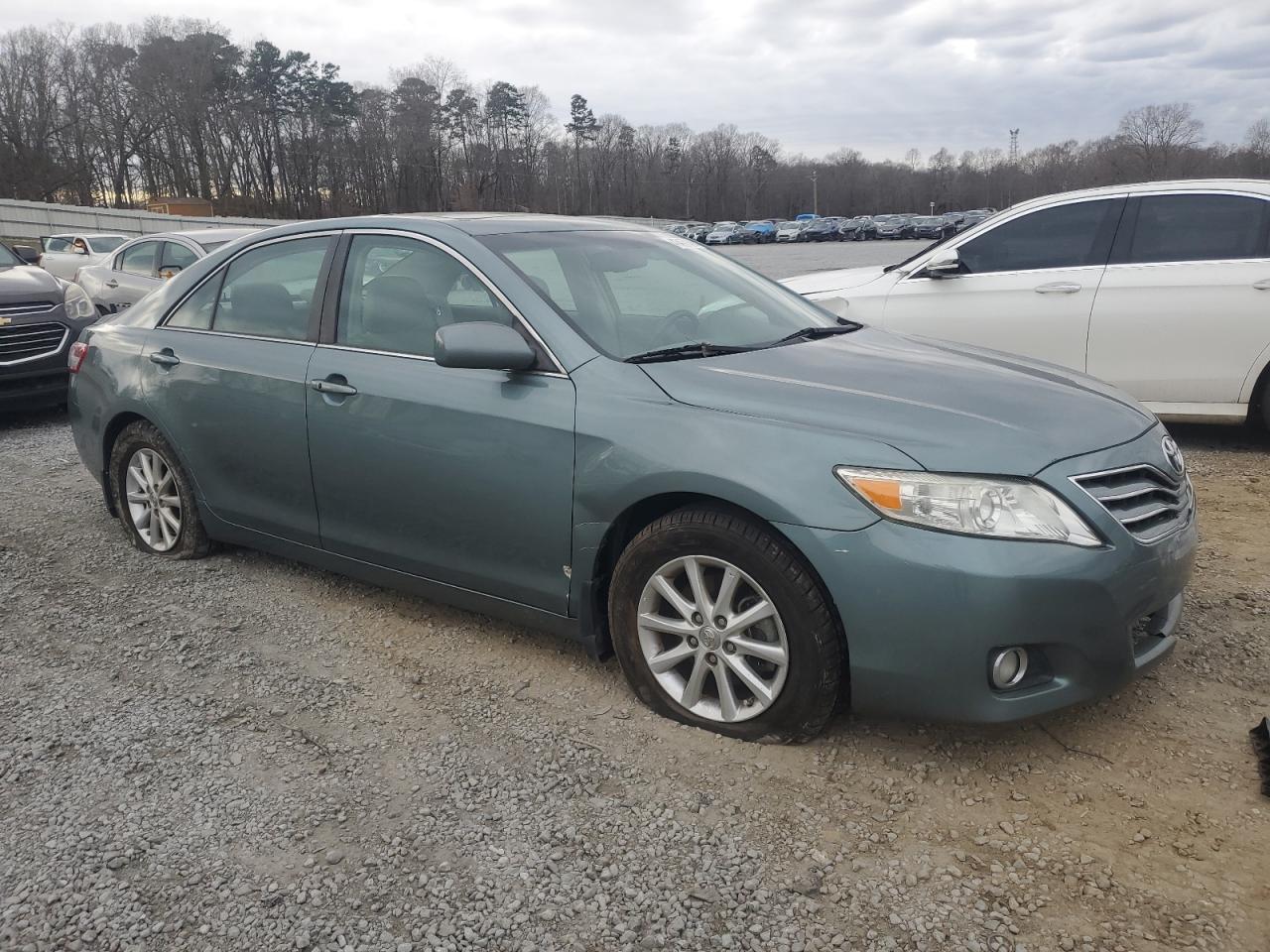 2011 Toyota Camry VIN 4T1BF3EK2BU699559 Copart auction photo, front end / minor dent/scratches damage thumbnail 4