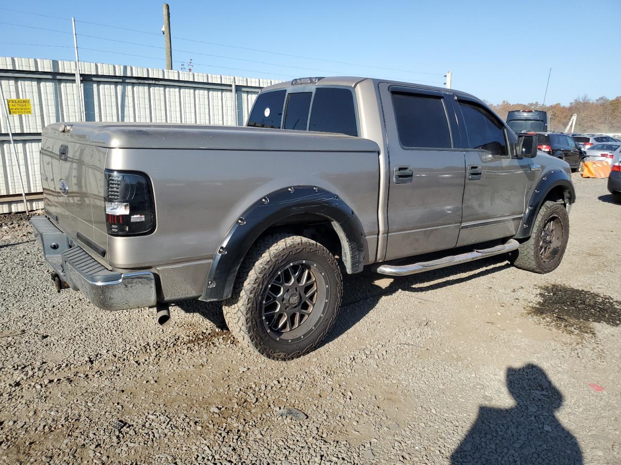 2004 Ford F-150 VIN 1FTRW12W74KD15613 Copart auction photo, front end / side damage thumbnail 3