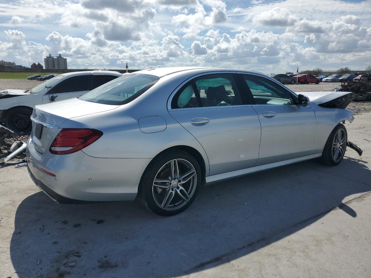 2017 Mercedes-Benz E-klasse VIN WDDZF4JB6HA076671 Copart auction photo, front end damage thumbnail 3