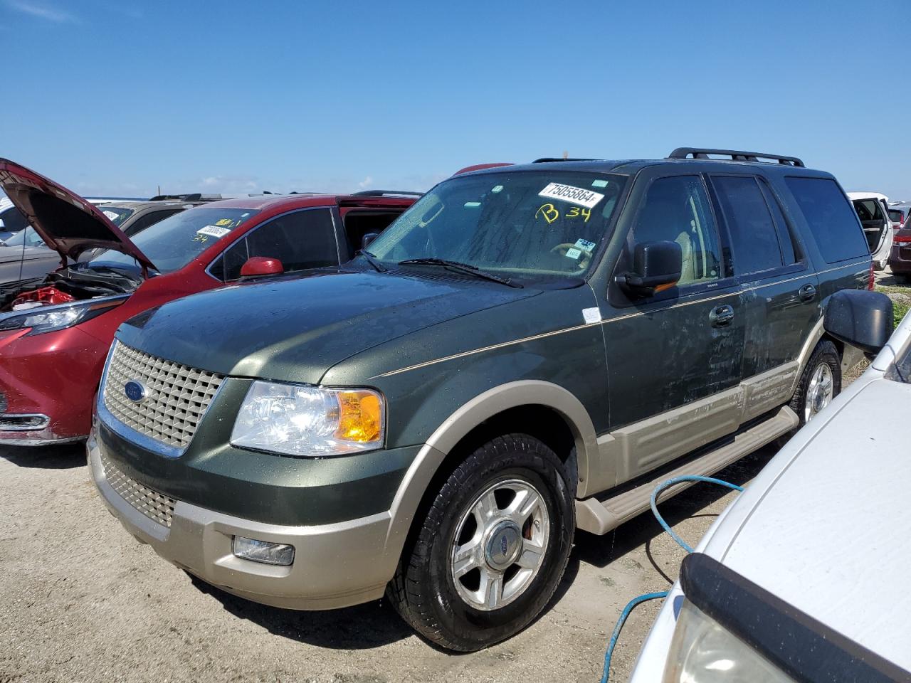 2005 Ford Expedition VIN 1FMFU17525LA33329