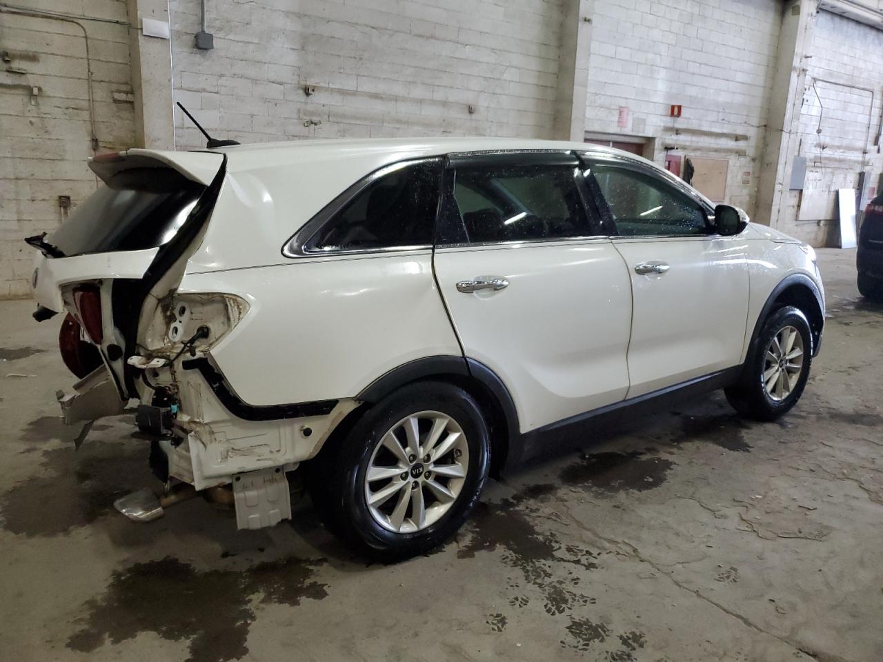 2019 KIA Sorento VIN 5XYPG4A37KG516640 Copart auction photo, all over damage thumbnail 3