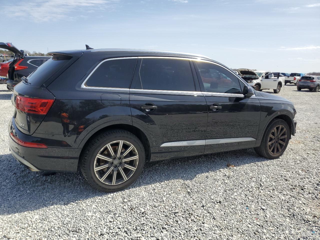2017 Audi Q7 VIN WA1LAAF74HD022599 Copart auction photo, front end damage thumbnail 3