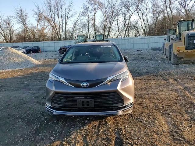 2022 Toyota Sienna VIN 5TDYSKFC6NS043806 Copart auction photo, rear end damage thumbnail 14