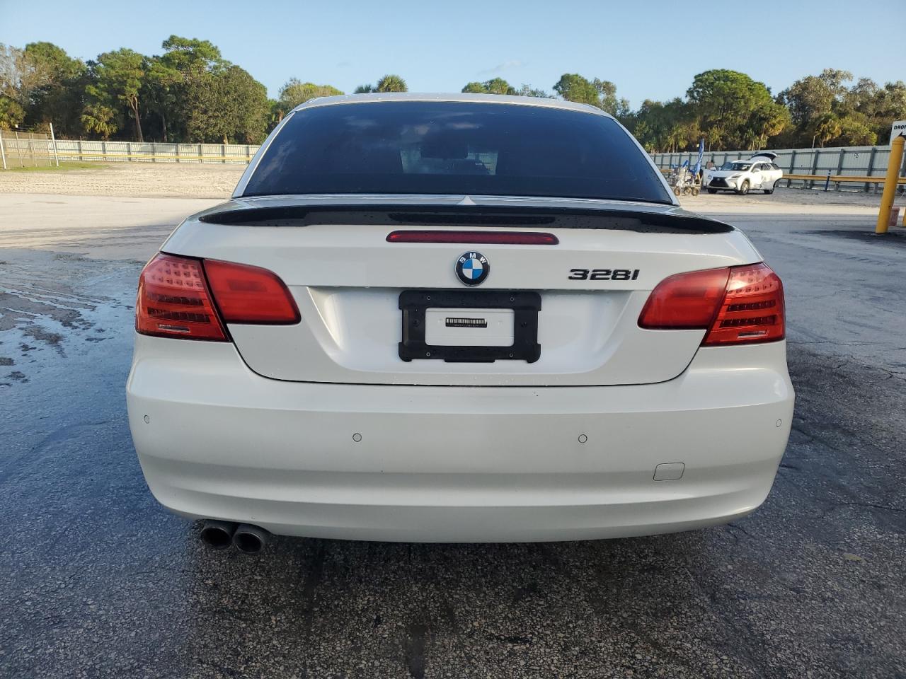 2011 BMW 3er VIN WBADW3C5XBE538099 Copart auction photo, side / front end damage thumbnail 6