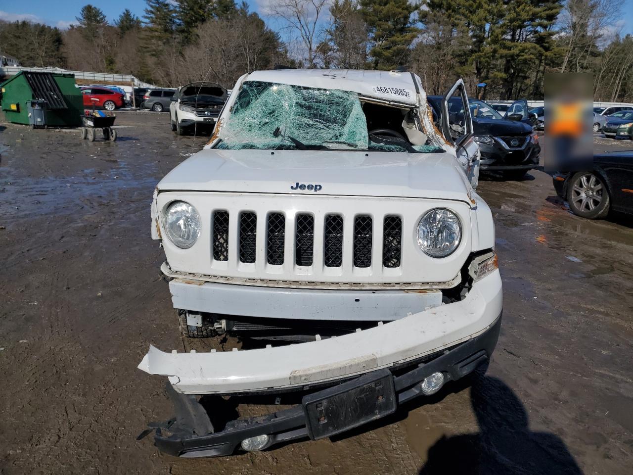 2017 Jeep Liberty (Patriot) VIN 1C4NJRBBXHD164690 Copart auction photo, rollover damage thumbnail 5