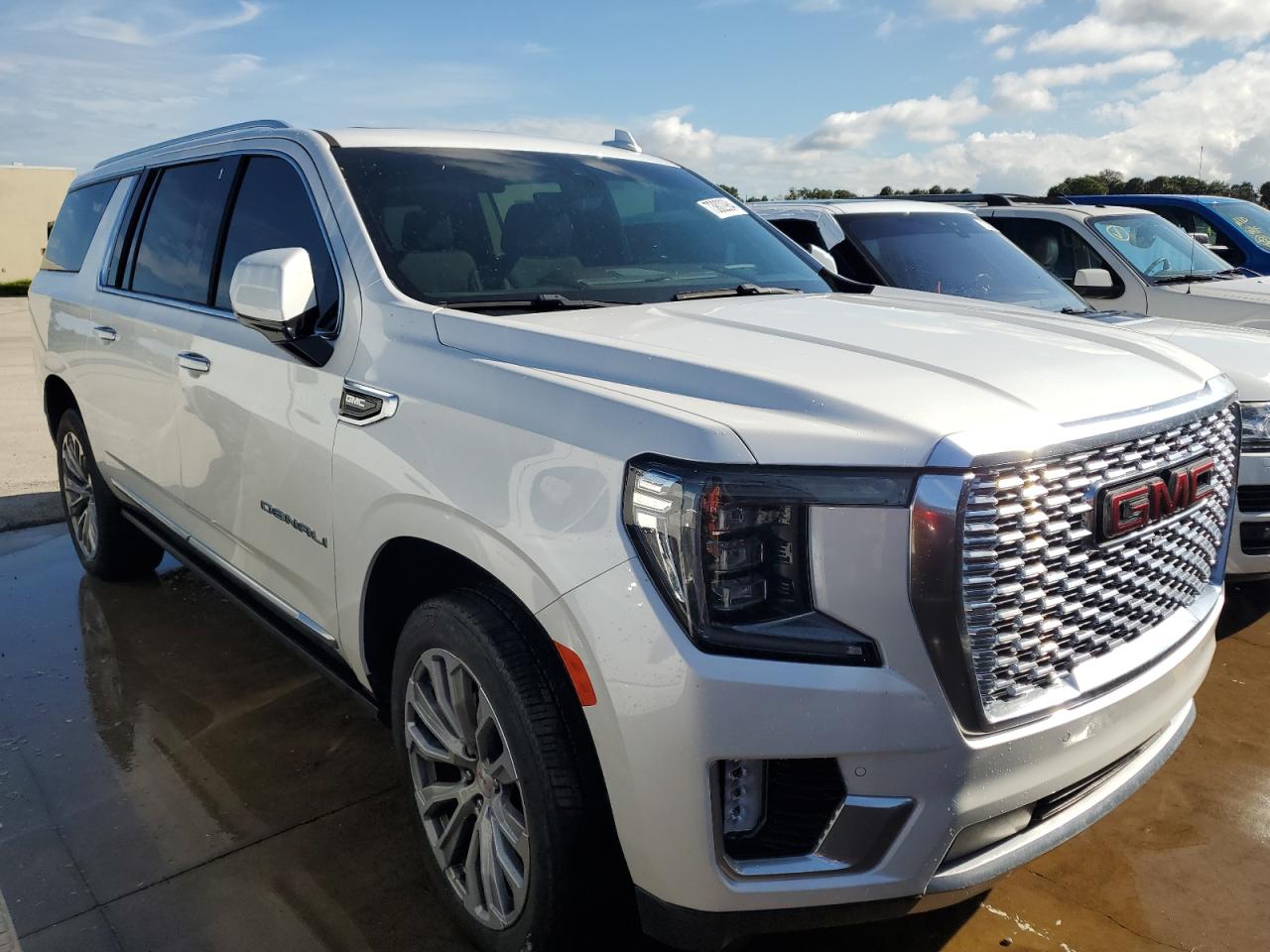 2021 GMC Yukon VIN 1GKS2JKL6MR132587 Copart auction photo, water/flood damage thumbnail 4