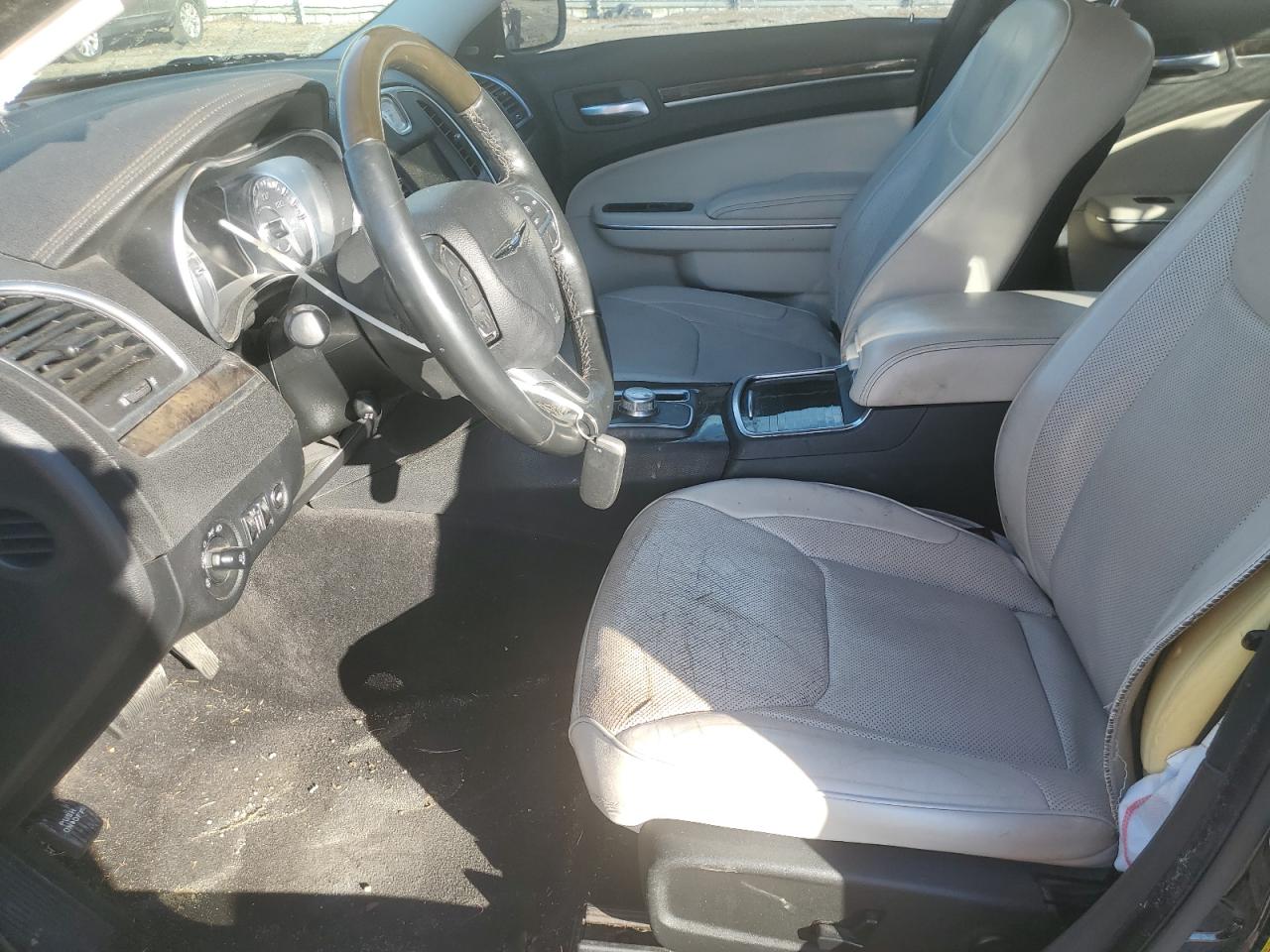 2015 Chrysler 300 VIN 2C3CCAEG3FH760349 Copart auction photo, front end / minor dent/scratches damage thumbnail 7