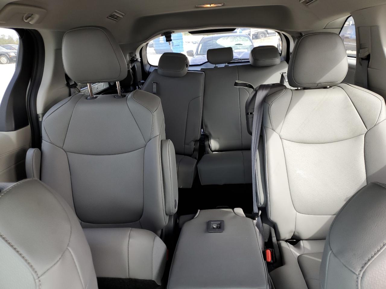2022 Toyota Sienna VIN 5TDYRKEC2NS134018 Copart auction photo, rear end damage thumbnail 10