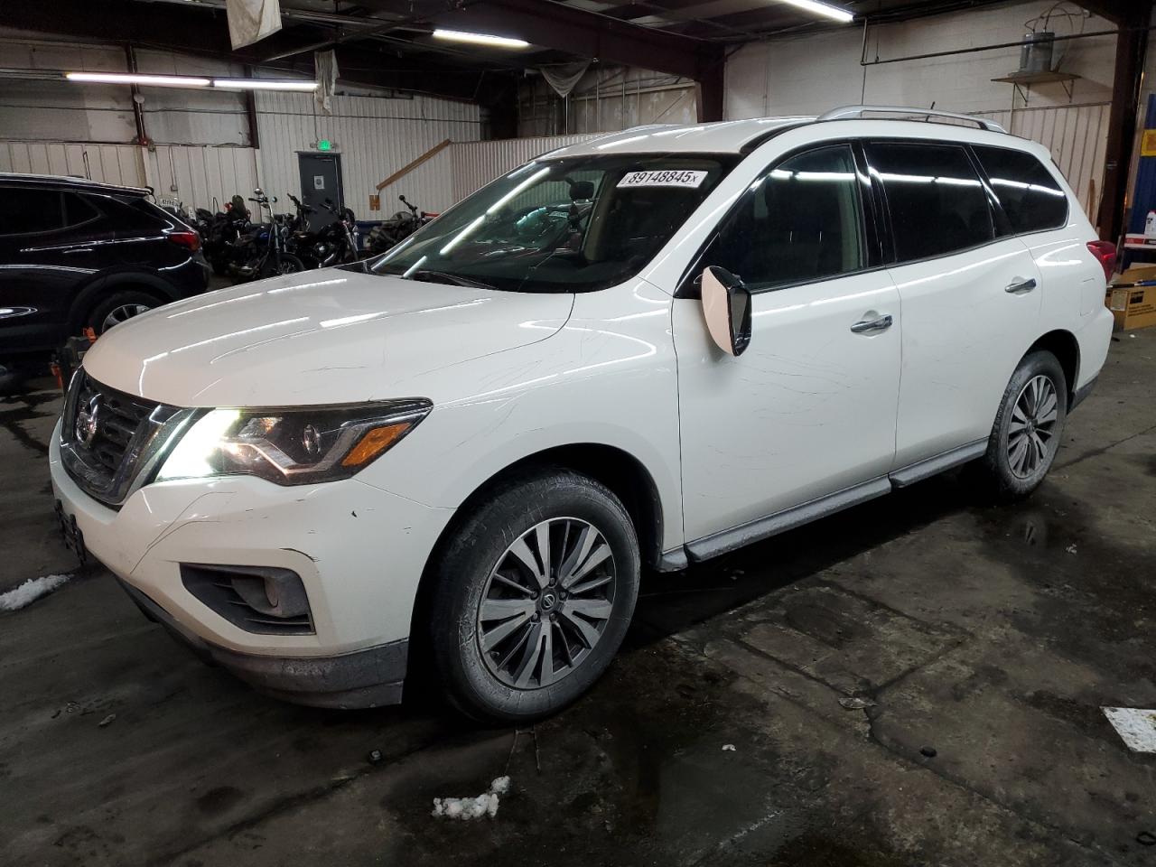 2017 Nissan Pathfinder VIN 5N1DR2MM3HC690476
