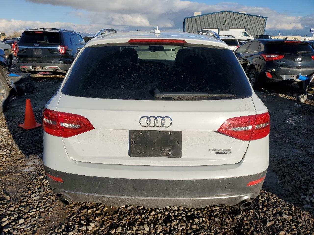 2016 Audi A4 VIN WA1UFAFL9GA015036 Copart auction photo, front end damage thumbnail 6