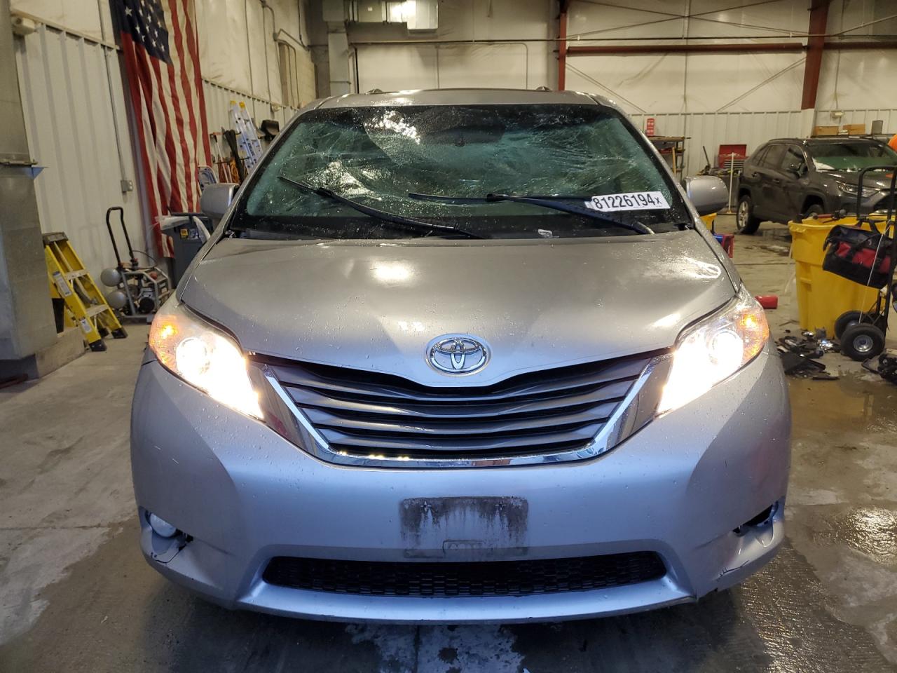 2013 Toyota Sienna VIN 5TDYK3DC2DS391397 Copart auction photo, front end / rear end damage thumbnail 5