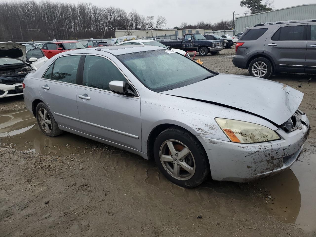 2004 Honda Accord VIN 1HGCM56824A006377 Copart auction photo, front end / minor dent/scratches damage thumbnail 4