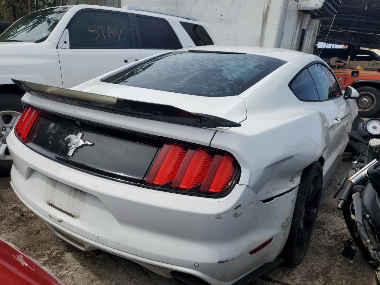 2017 Ford Mustang VIN 1FA6P8AM2H5286976 Copart auction photo, front end / side damage thumbnail 3