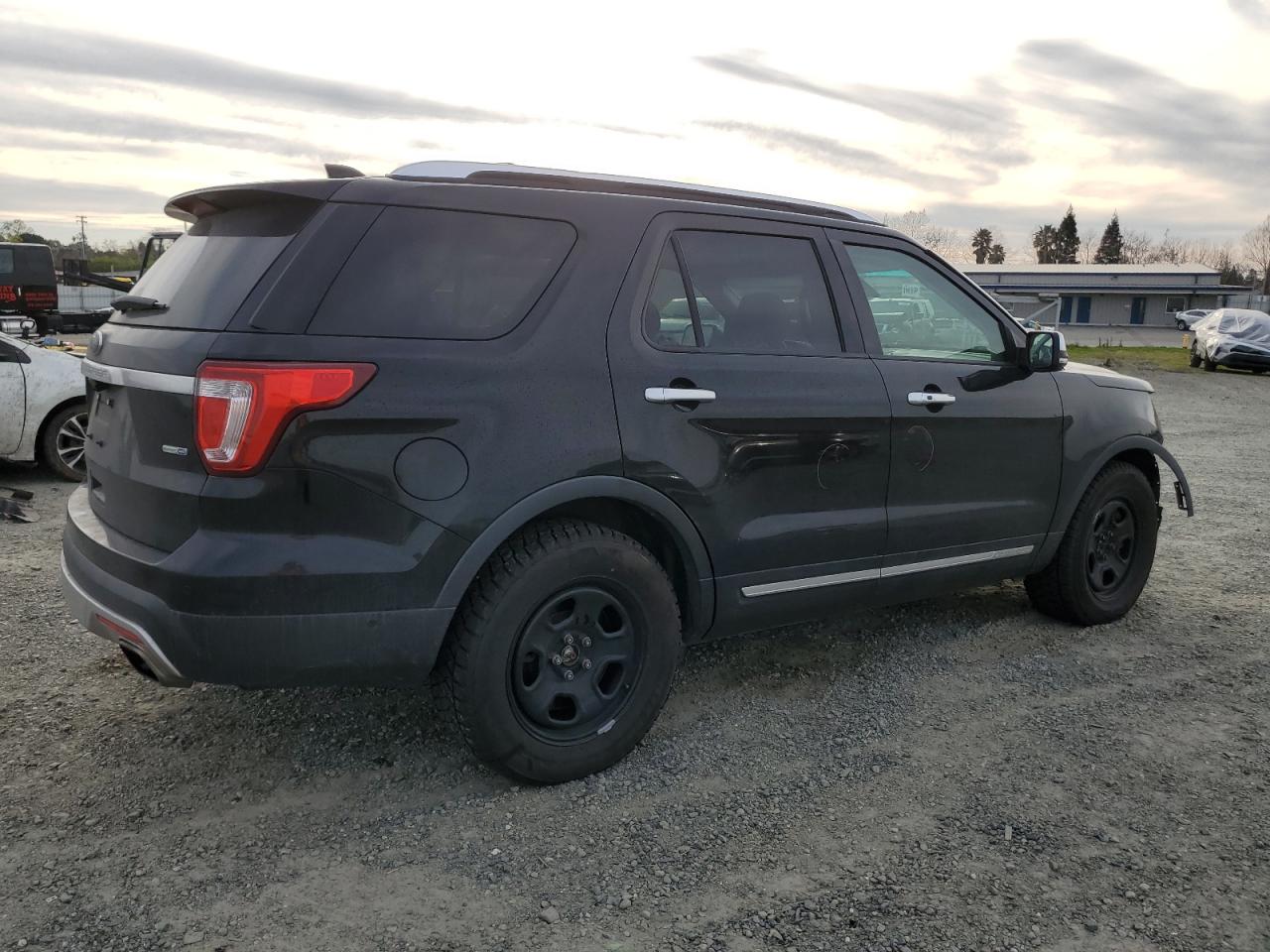 2016 Ford Explorer VIN 1FM5K8HTXGGC72419 Copart auction photo, front end damage thumbnail 3