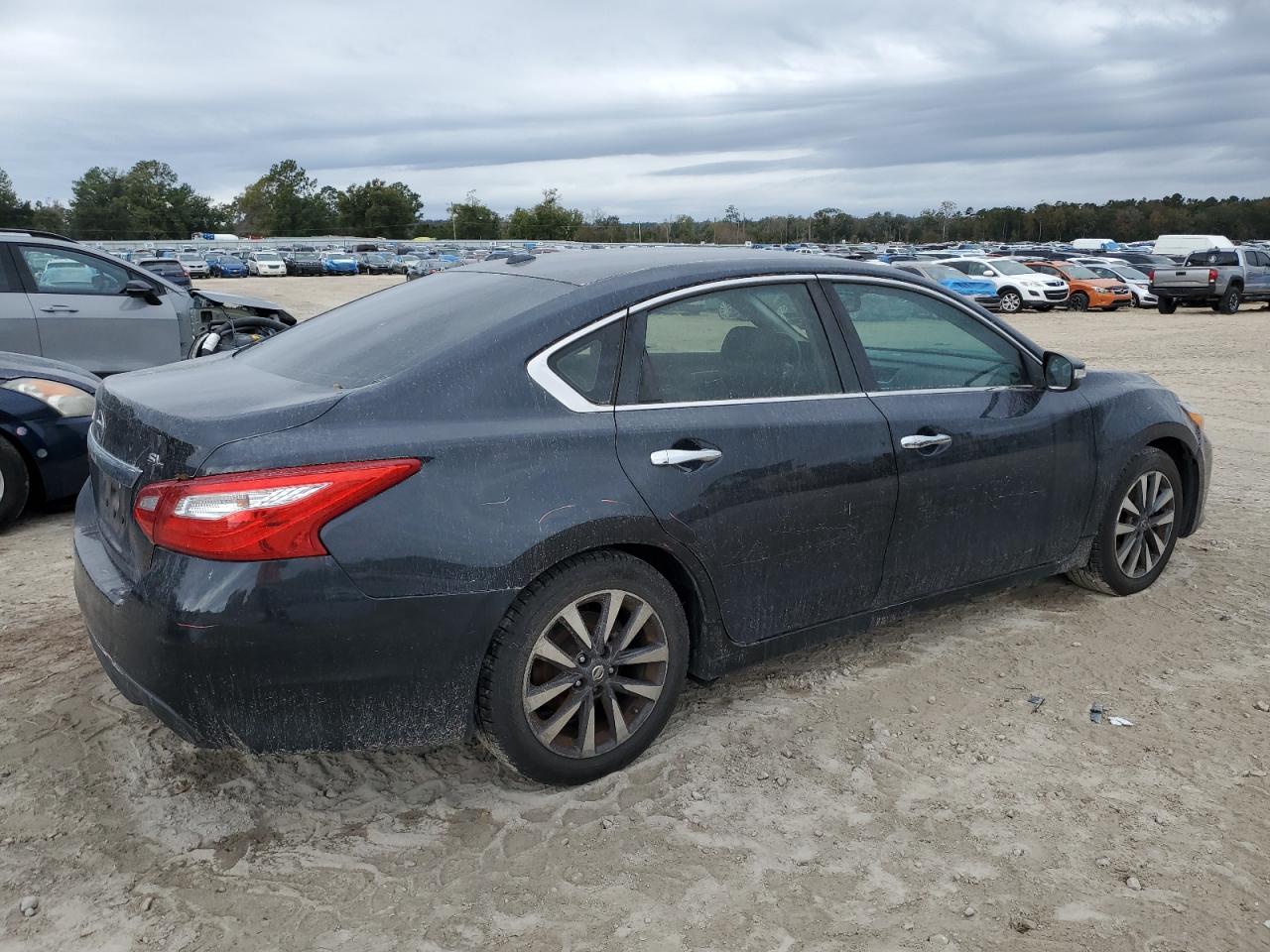 2017 Nissan Altima VIN 1N4AL3AP2HC199397 Copart auction photo, side damage thumbnail 3