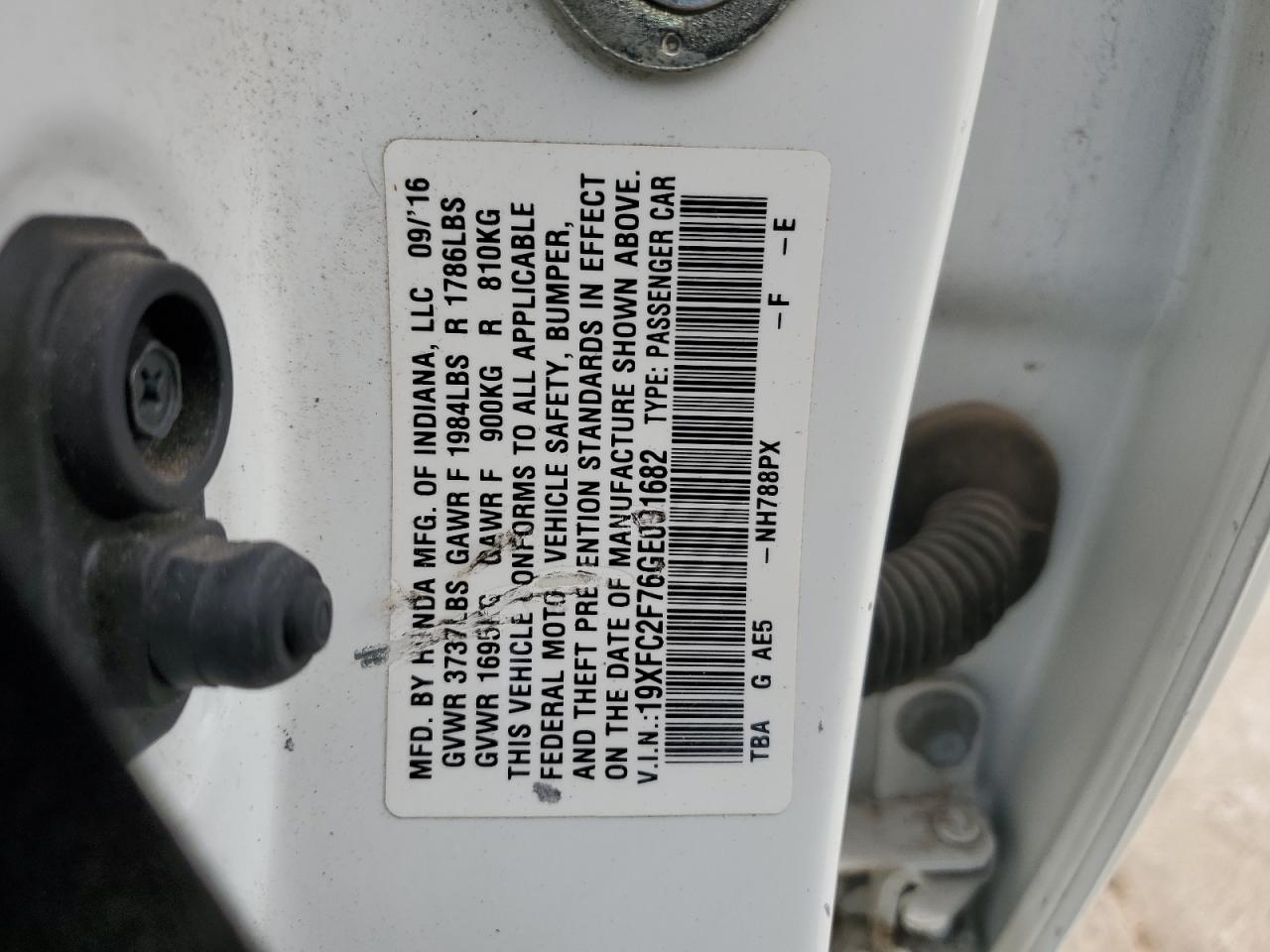 2016 Honda Civic VIN 19XFC2F76GE091682 Copart auction photo, rear end / minor dent/scratches damage thumbnail 15
