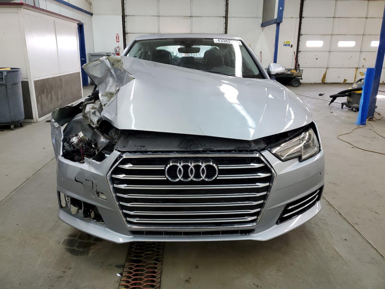 2017 Audi A4 VIN WAUGNAF43HN005740 Copart auction photo, front end / side damage thumbnail 5