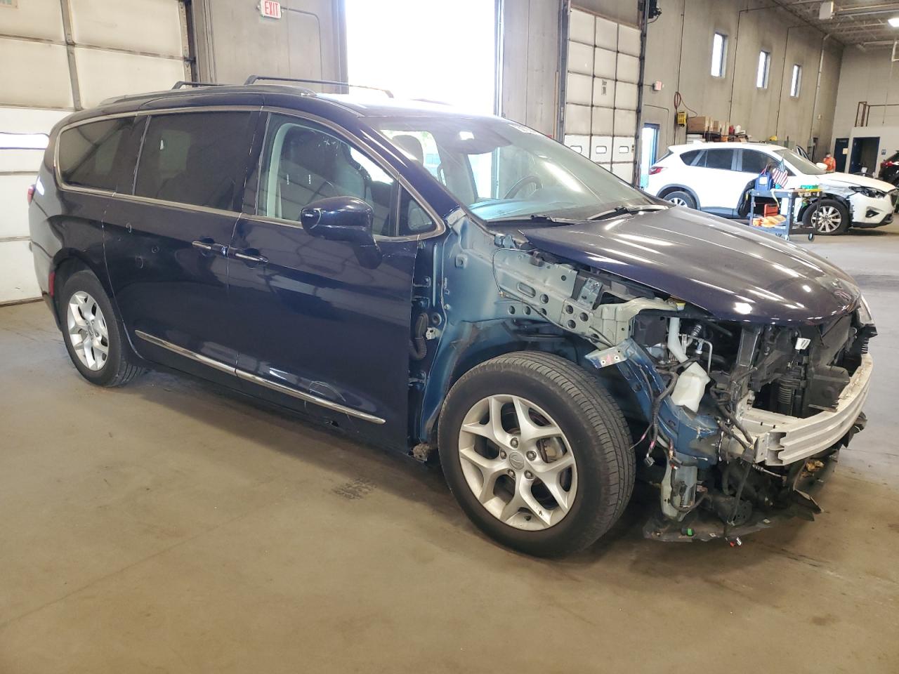 2017 Chrysler Pacifica VIN 2C4RC1EG9HR765025 Copart auction photo, front end / side damage thumbnail 4