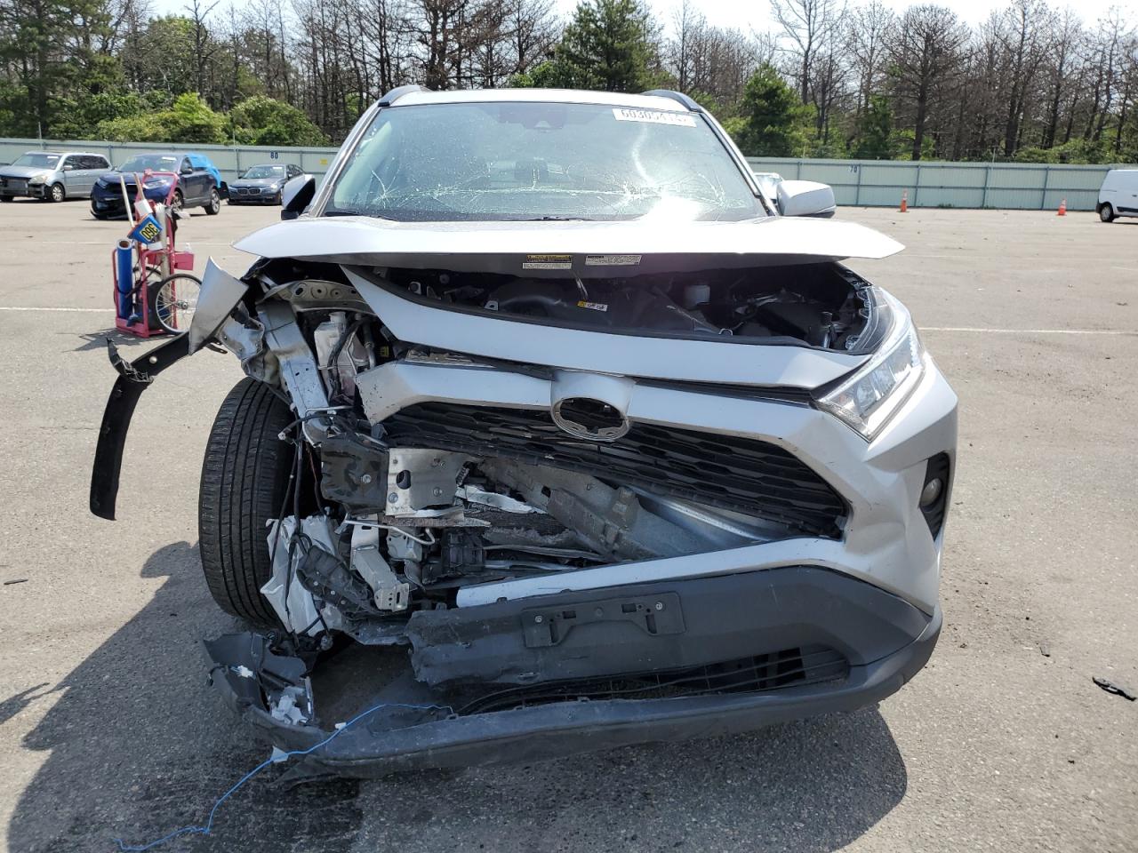 2020 Toyota RAV 4 VIN 2T3P1RFV4LW126333 Copart auction photo, front end / minor dent/scratches damage thumbnail 5
