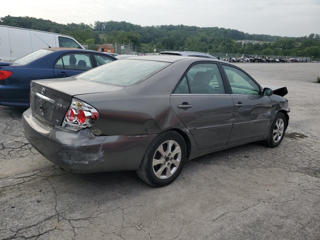 2005 Toyota Camry VIN 4T1BF30K25U605580 Copart auction photo, front end / all over damage thumbnail 3