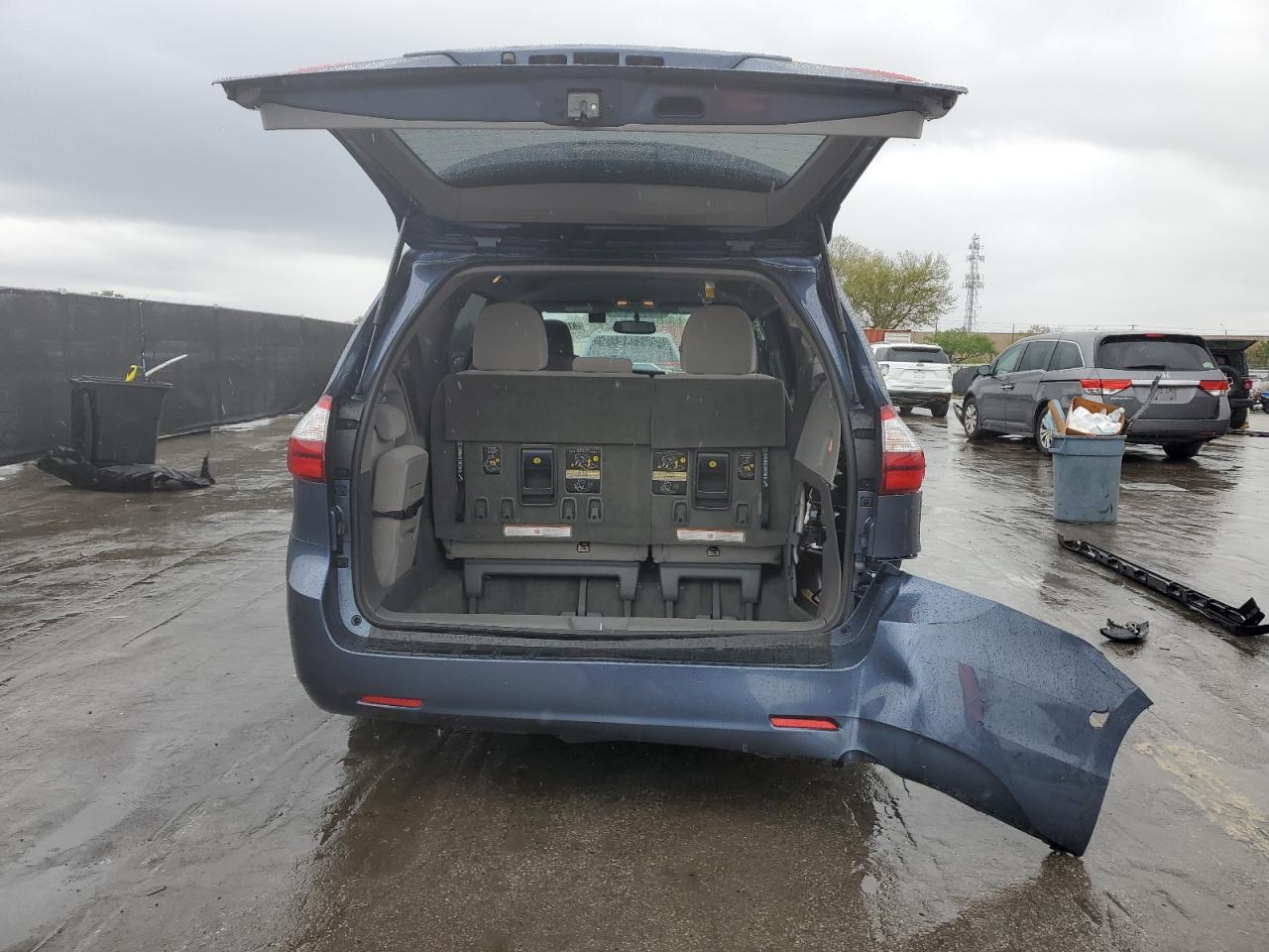 2017 Toyota Sienna VIN 5TDKZ3DC7HS839088 Copart auction photo, rear end / side damage thumbnail 6