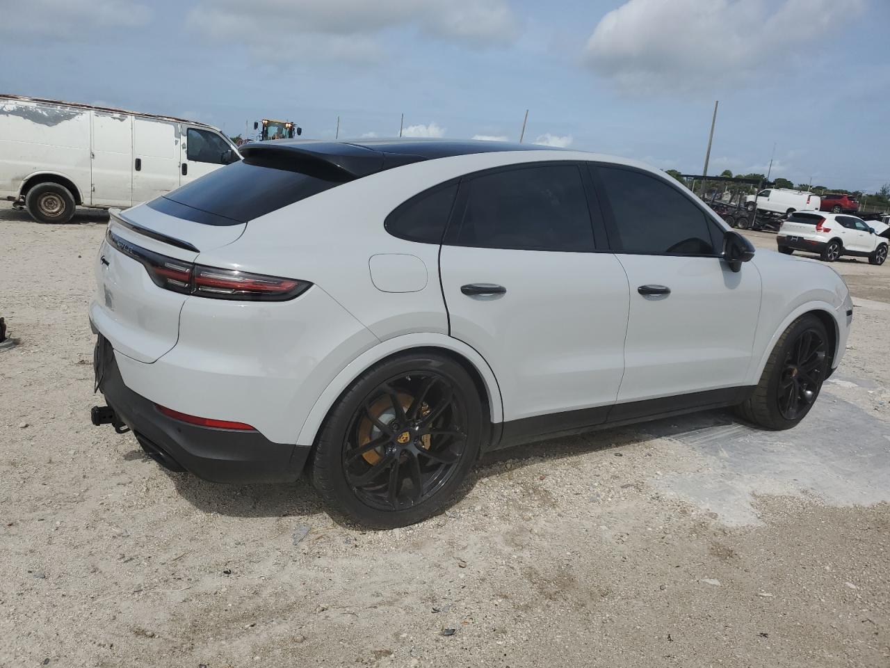 2021 Porsche Cayenne VIN WP1BA2AY1MDA42700 Copart auction photo, front end / minor dent/scratches damage thumbnail 3