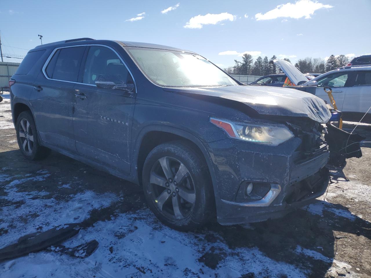 2018 Chevrolet Traverse VIN 1GNERHKW5JJ140463 Copart auction photo, front end / side damage thumbnail 4
