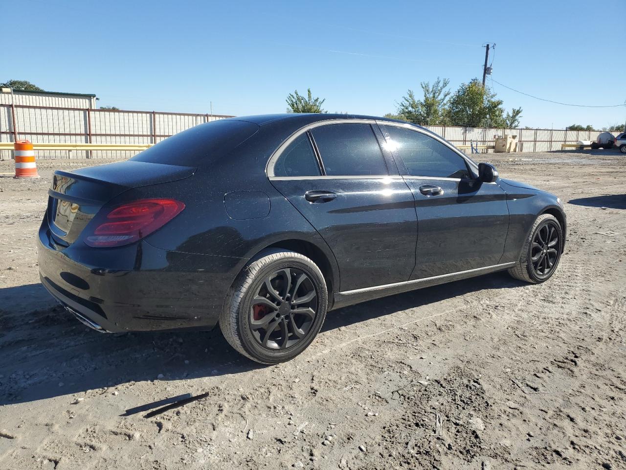 2015 Mercedes-Benz C-klasse VIN 55SWF4KB1FU060246 Copart auction photo, front end / side damage thumbnail 3