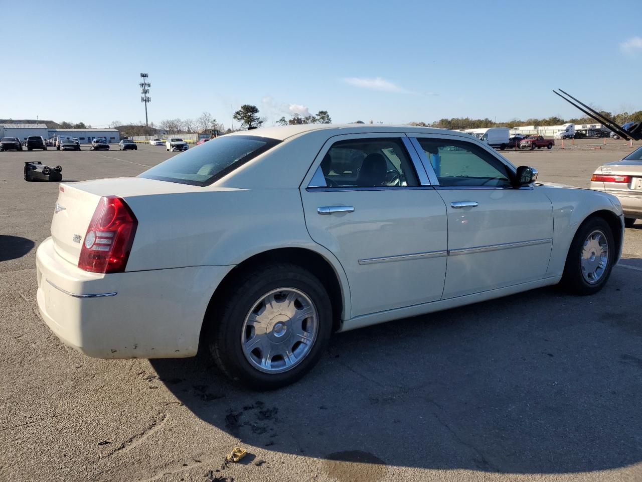 2010 Chrysler 300 VIN 2C3CA5CV2AH284487 Copart auction photo, front end / minor dent/scratches damage thumbnail 3