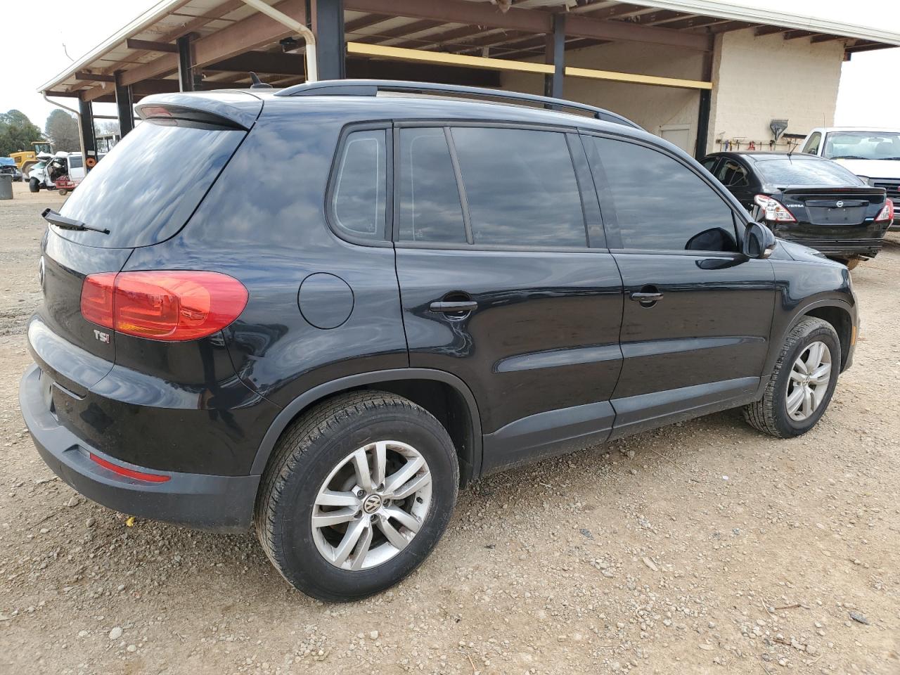 2016 Volkswagen Tiguan VIN WVGAV7AX1GW606825 Copart auction photo, front end / side damage thumbnail 3