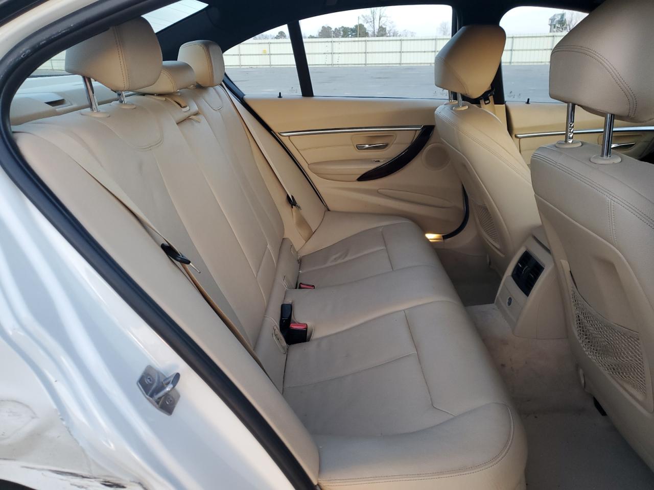 2016 BMW 3er VIN WBA8E9G54GNU27704 Copart auction photo, side damage thumbnail 10