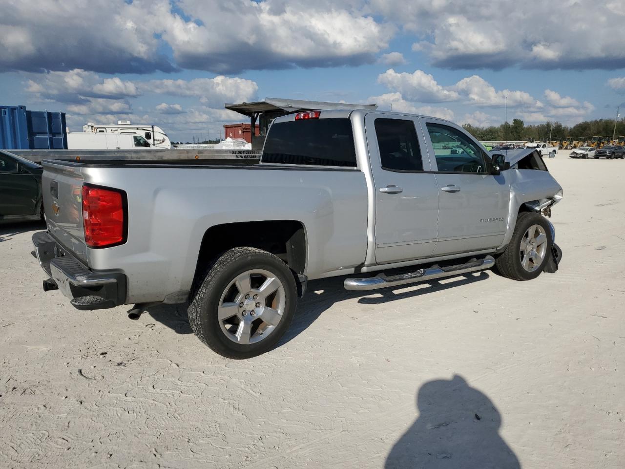 2018 Chevrolet Silverado VIN 1GCRCREC6JZ350445 Copart auction photo, front end damage thumbnail 3