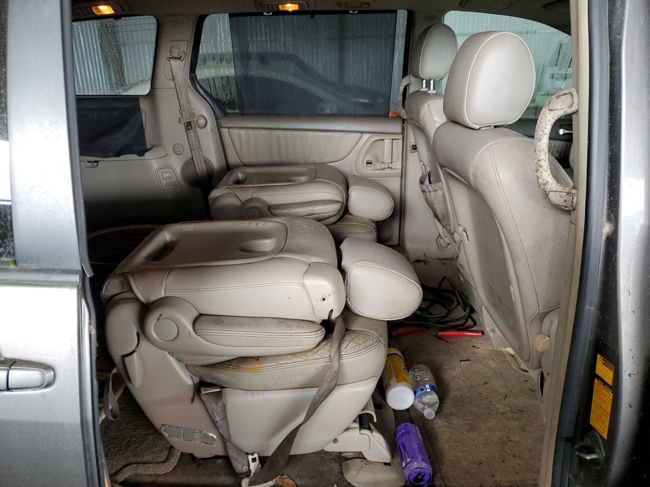 2004 Toyota Sienna VIN 5TDBA22C84S009833 Copart auction photo, biohazard/chemical damage thumbnail 11