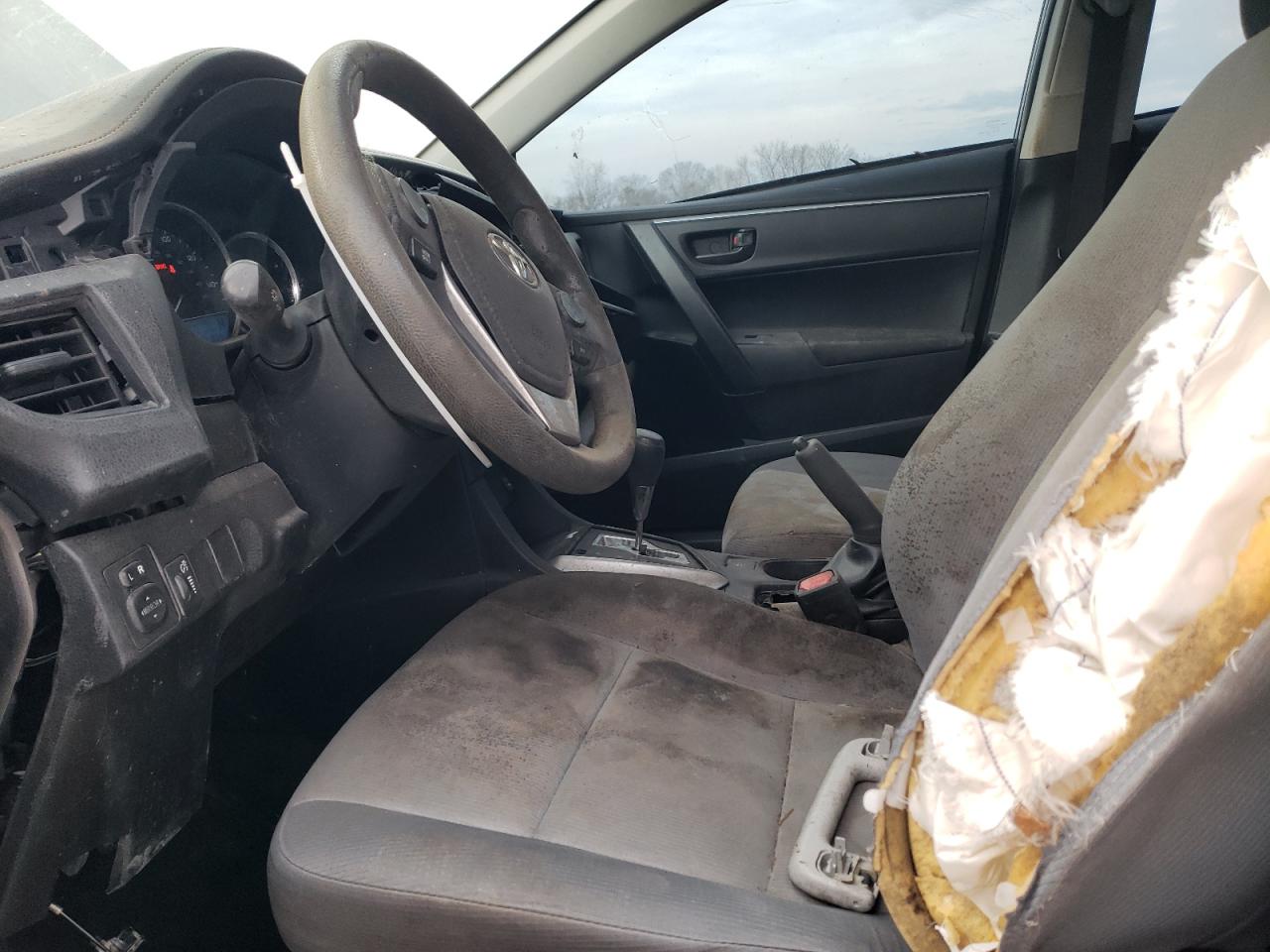 2015 Toyota Corolla VIN 2T1BURHE4FC300012 Copart auction photo, front end / side damage thumbnail 7