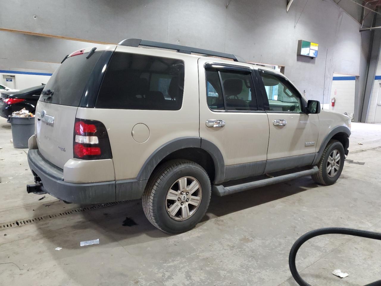 2006 Ford Explorer VIN 1FMEU73E46UB58719 Copart auction photo, front end damage thumbnail 3